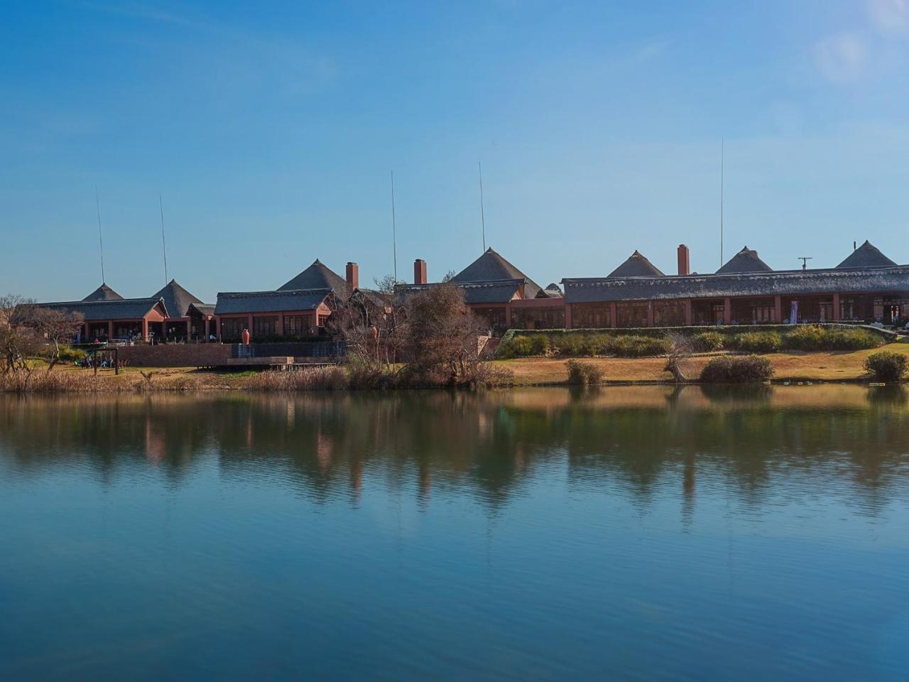 Kloofzicht Lodge & Spa Krugersdorp Exterior photo The Fort Worth Botanic Garden